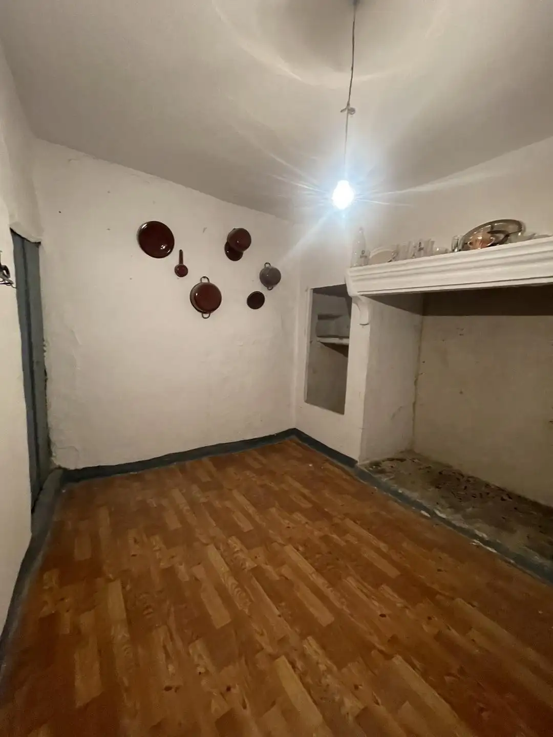 CA00885_8