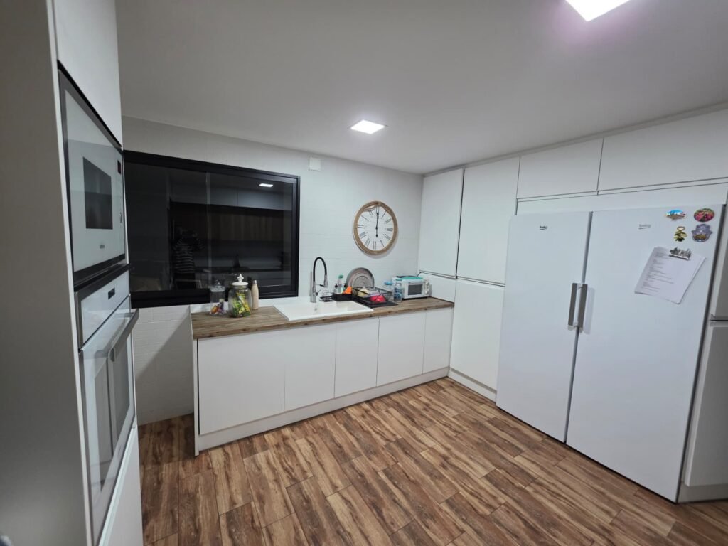 2c9e6693-9d15-43e5-b772-ff2375e1b043