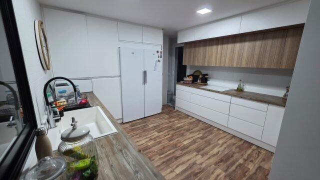 abeab6ea-4311-499e-b745-f0d97d6e2a14