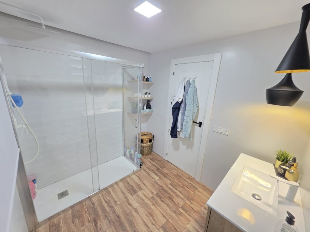 f63ce40d-1688-4385-aa70-a9a3a33f6359